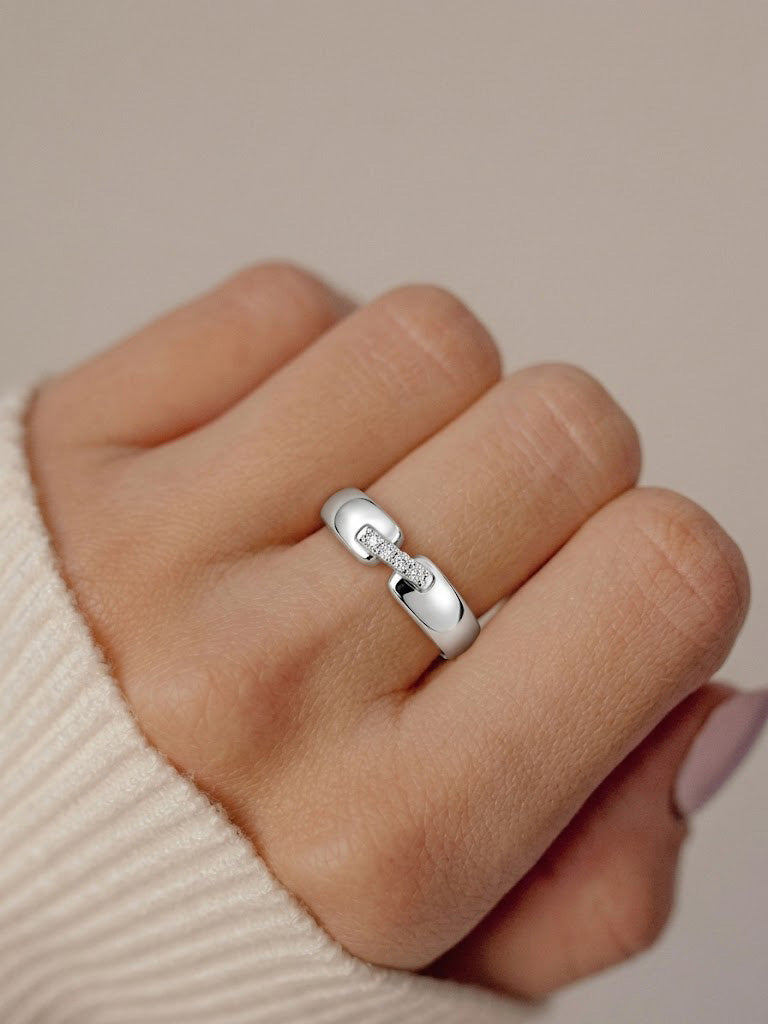 Modern Link-Style Accent Band