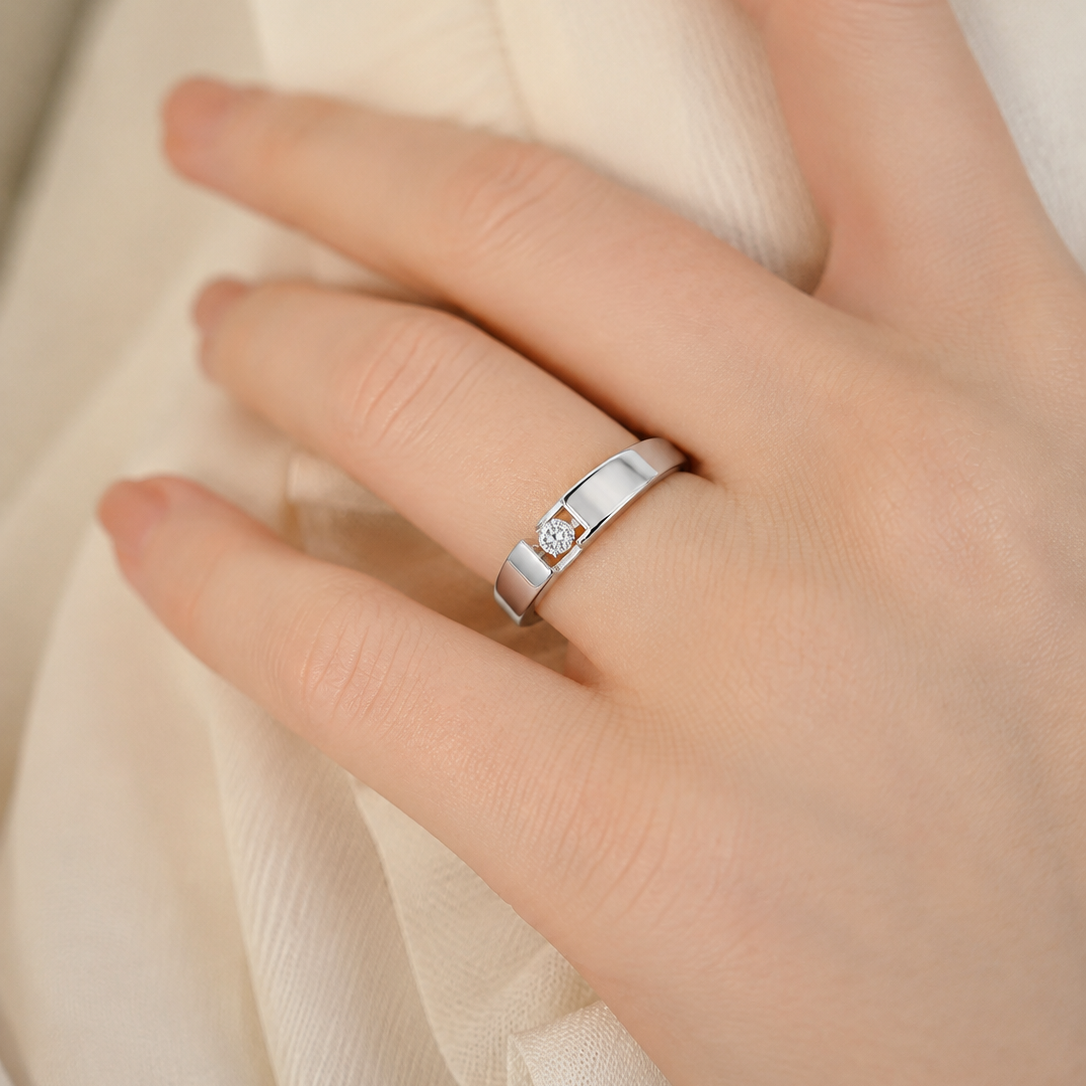Contemporary Tension-Set Solitaire Ladies Band