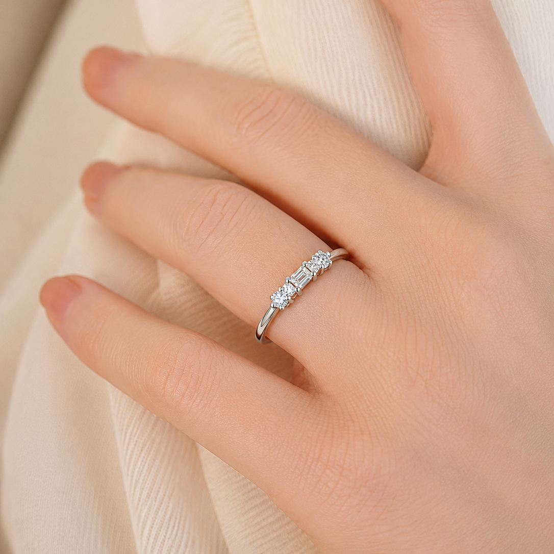 Quintet Mixed-Cut Diamond Ladies Band