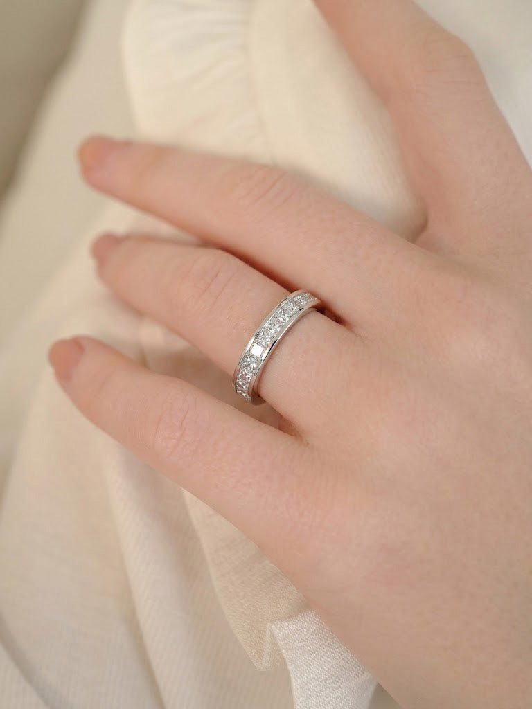 Classic Princess-Cut Channel Band