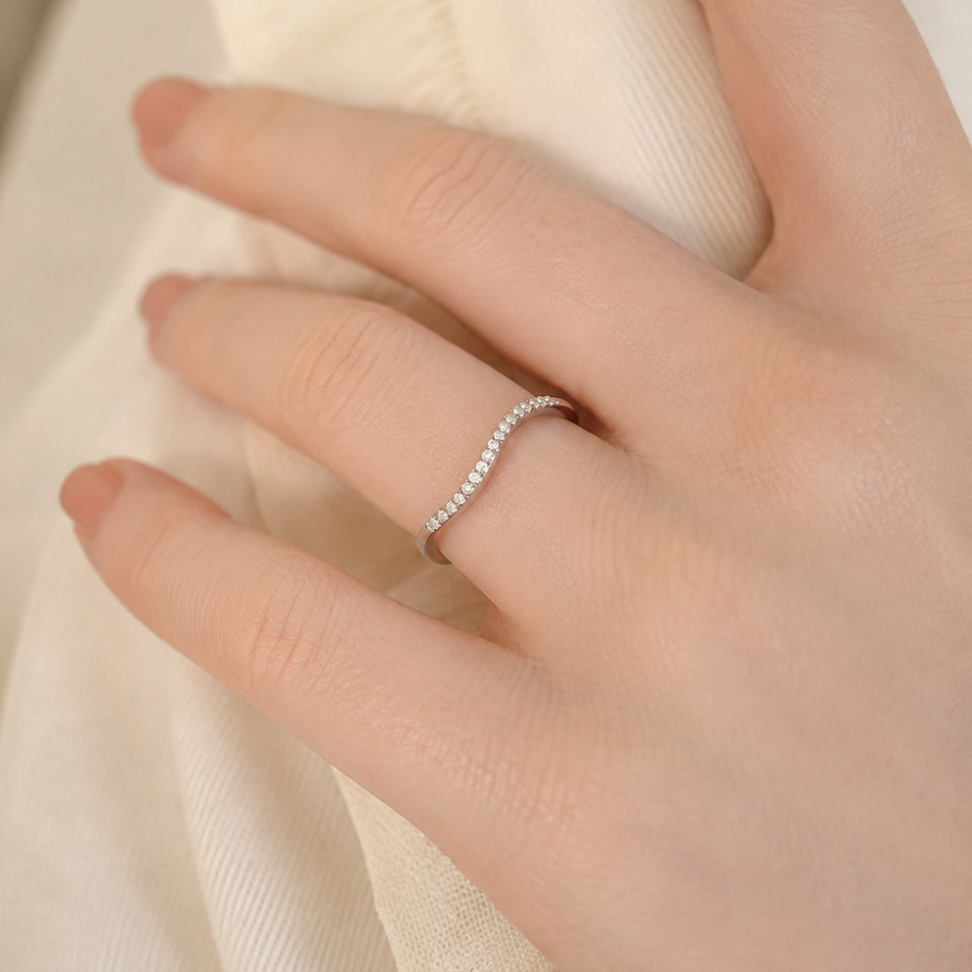 Elegant Curved Pavé Diamond Ladies Band