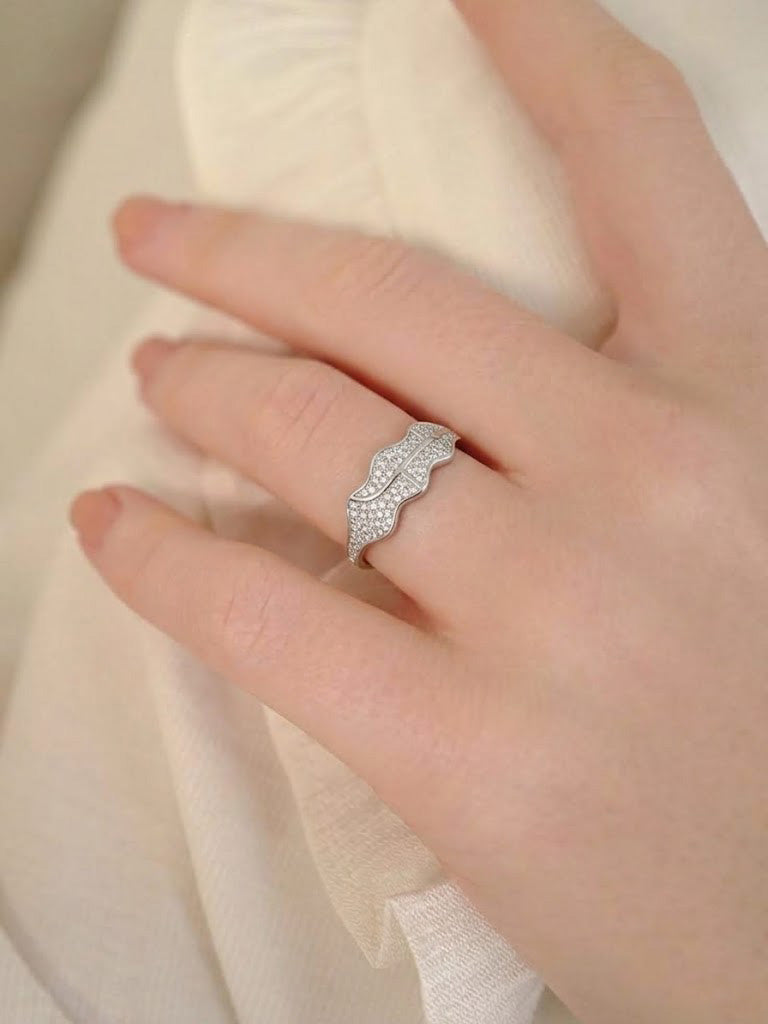 Wavy Pavé Statement Band