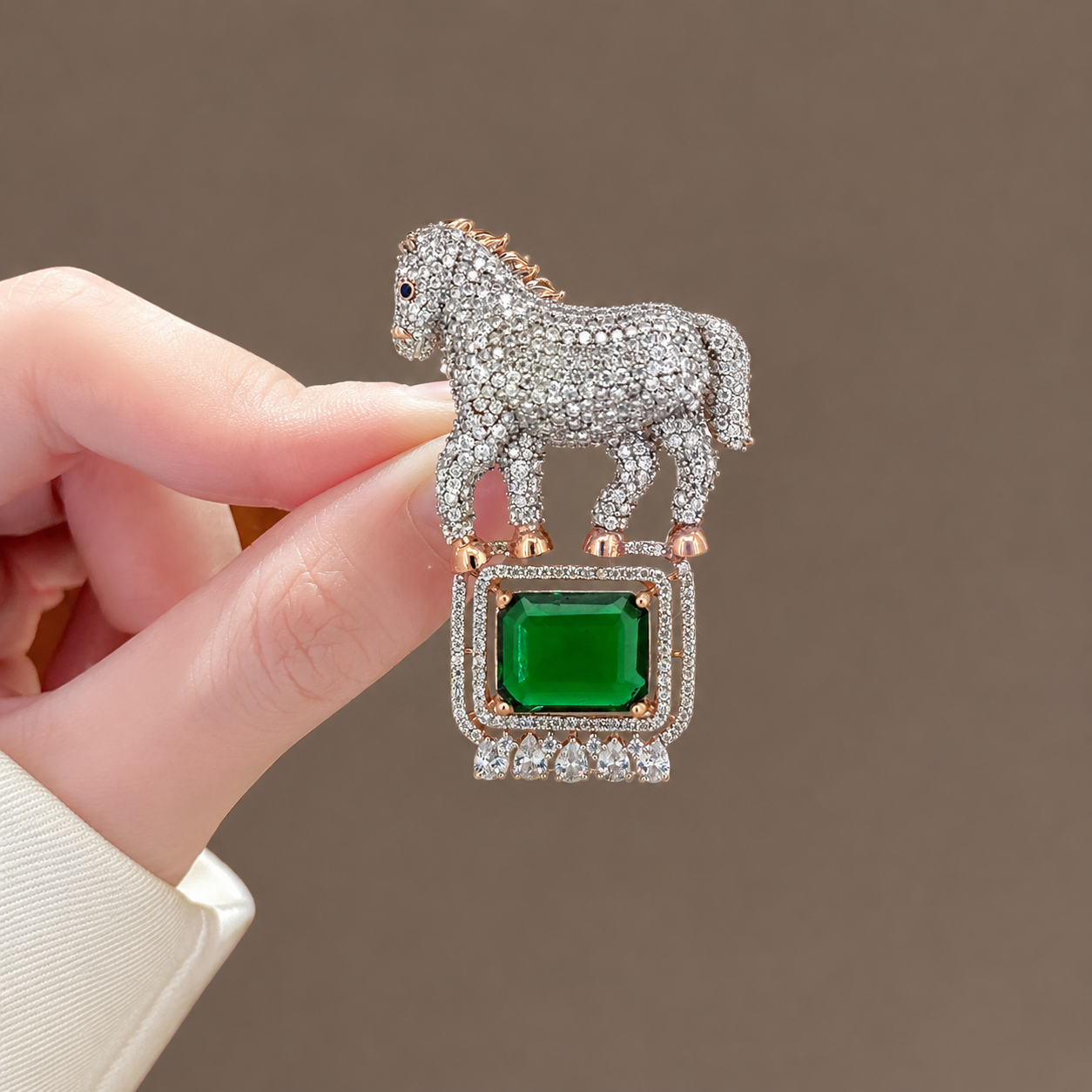 Grand Equestrian Emerald Pedestal Brooch