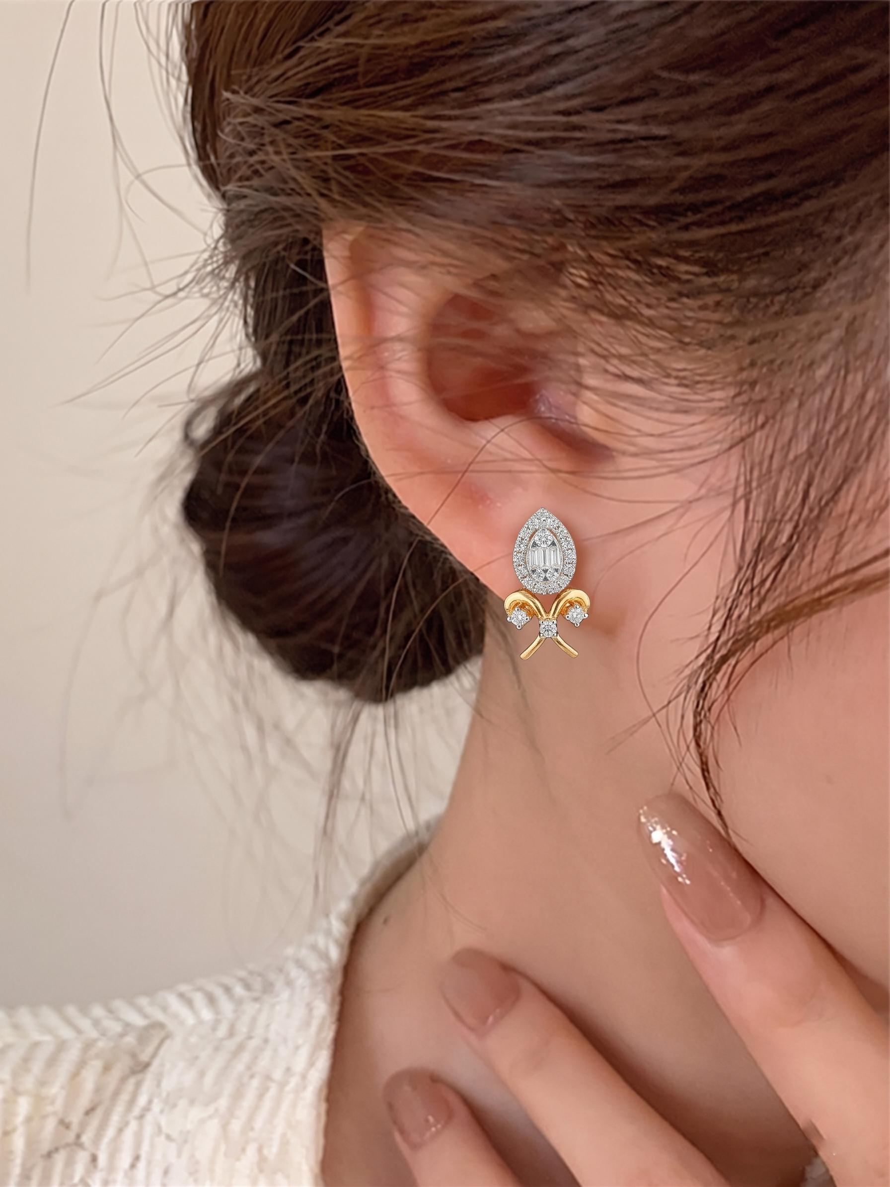 Pear-Shaped Ornamental Stud Earrings