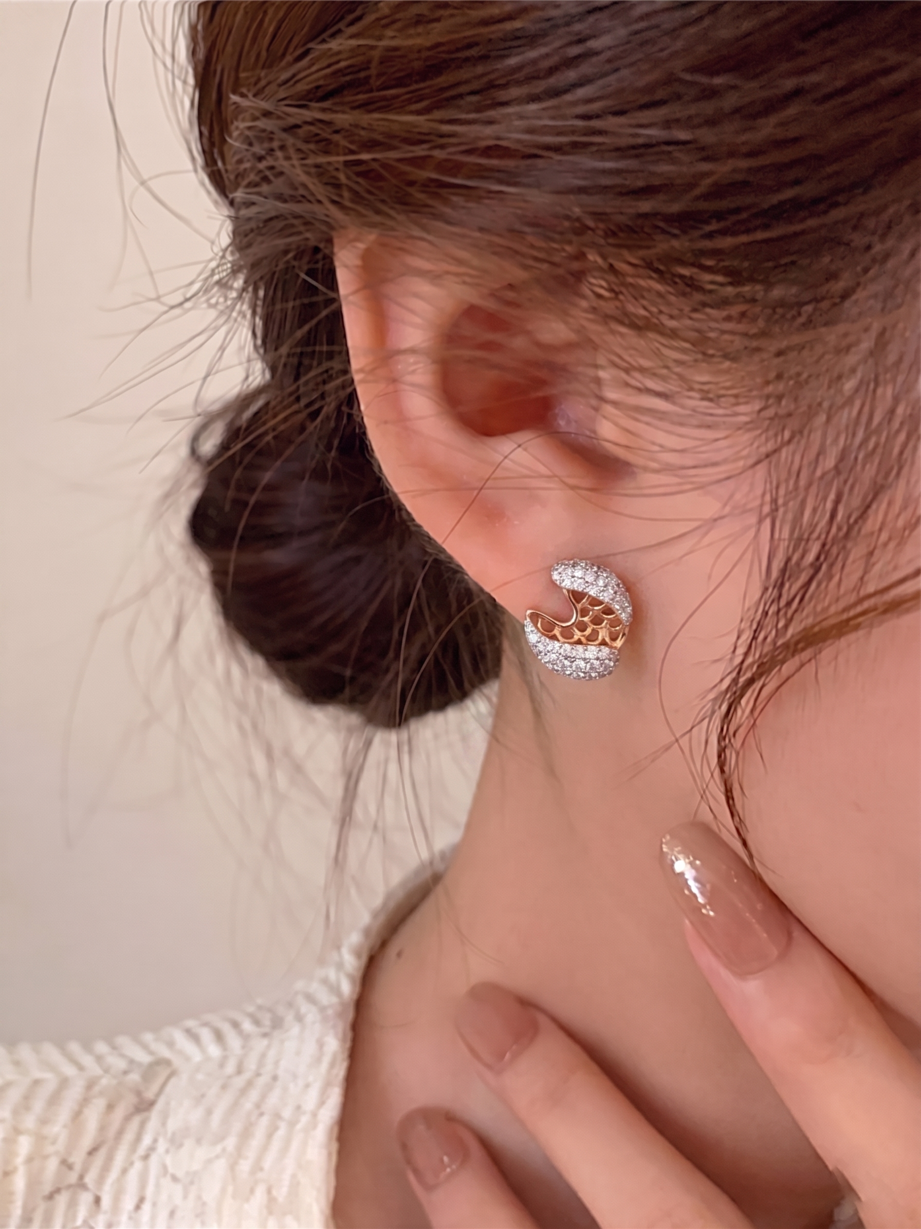 Crescent Mesh Stud Earrings