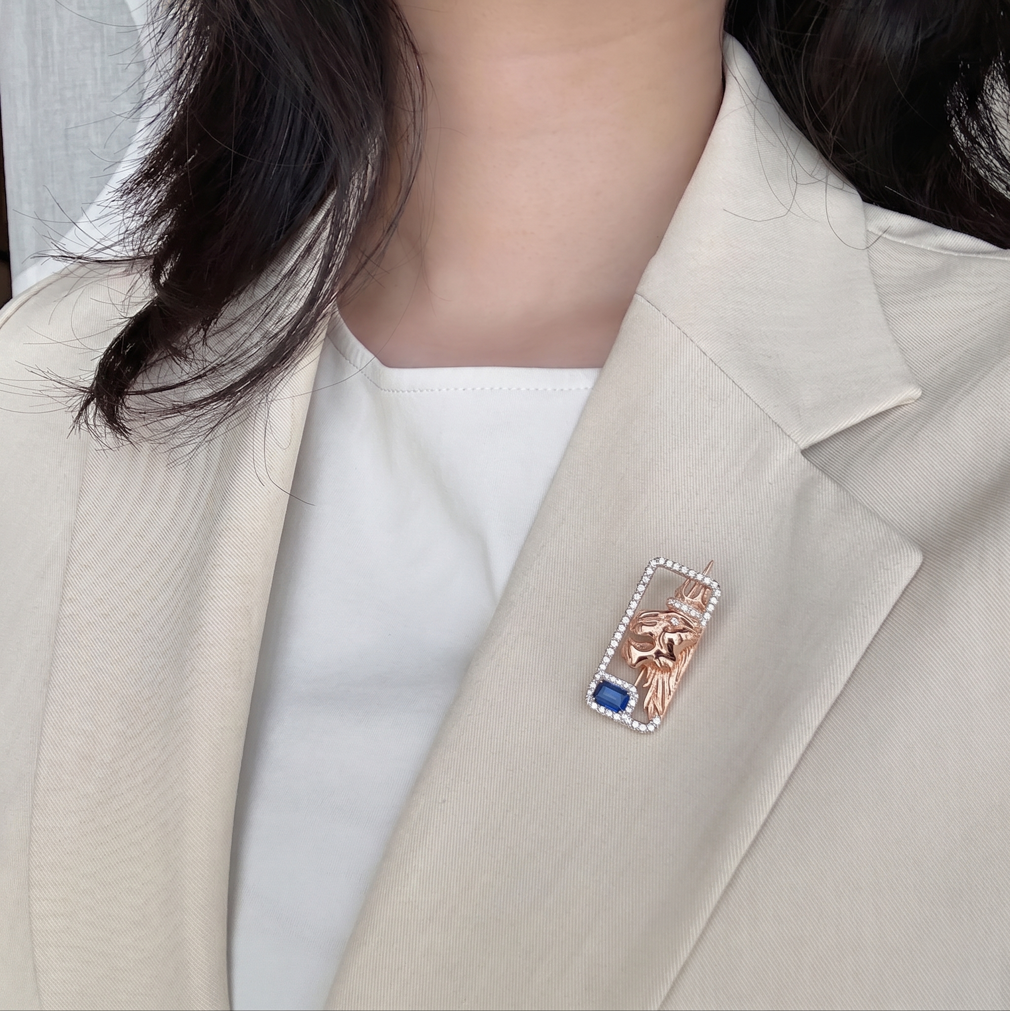 Regal Lion Crest Brooch