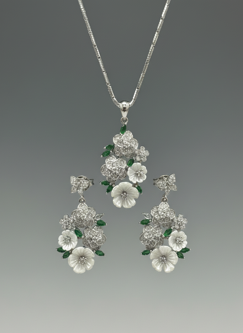 Ivory Bloom Silver Pendent Set