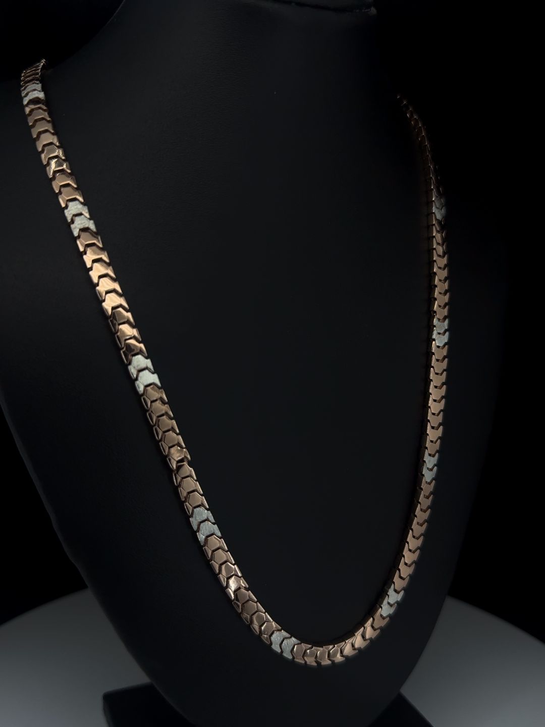 Two-Tone Arrowhead Link Gents Chain