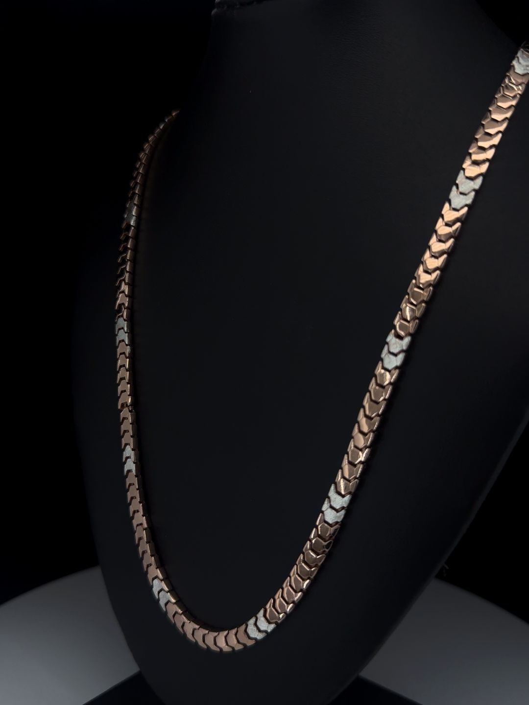 Two-Tone Arrowhead Link Gents Chain