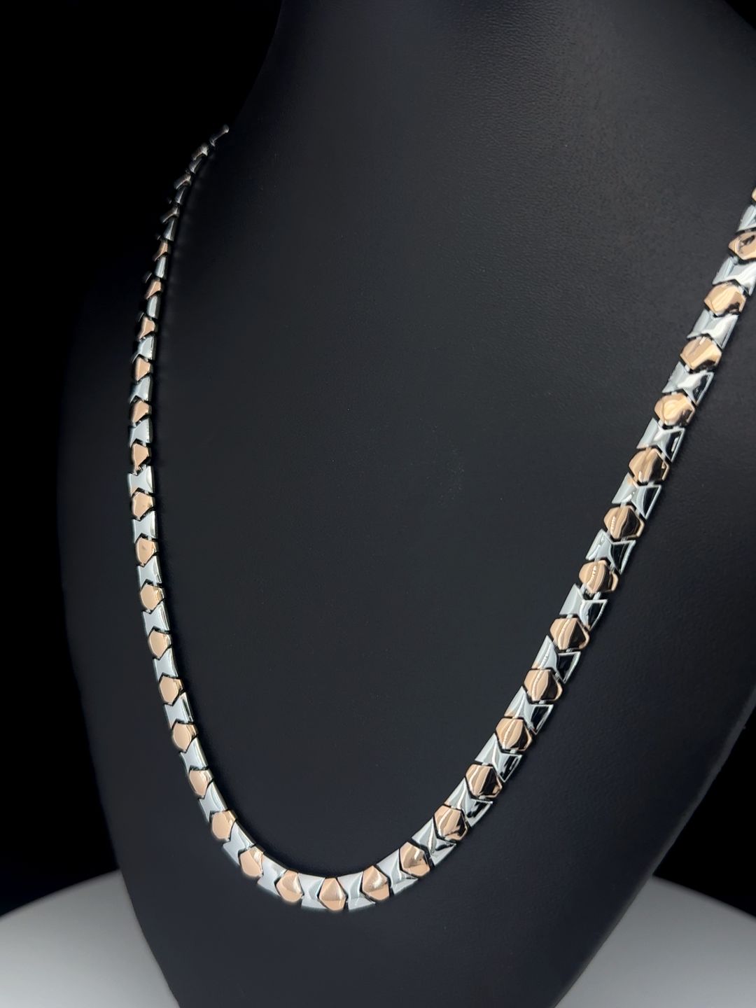 Modern Two-Tone Arrowhead Gents Chain