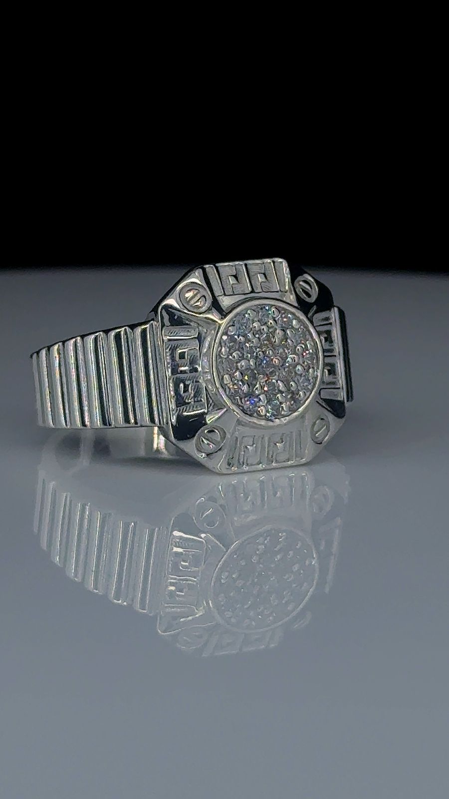 Titan Round Cluster 925 Silver Ring