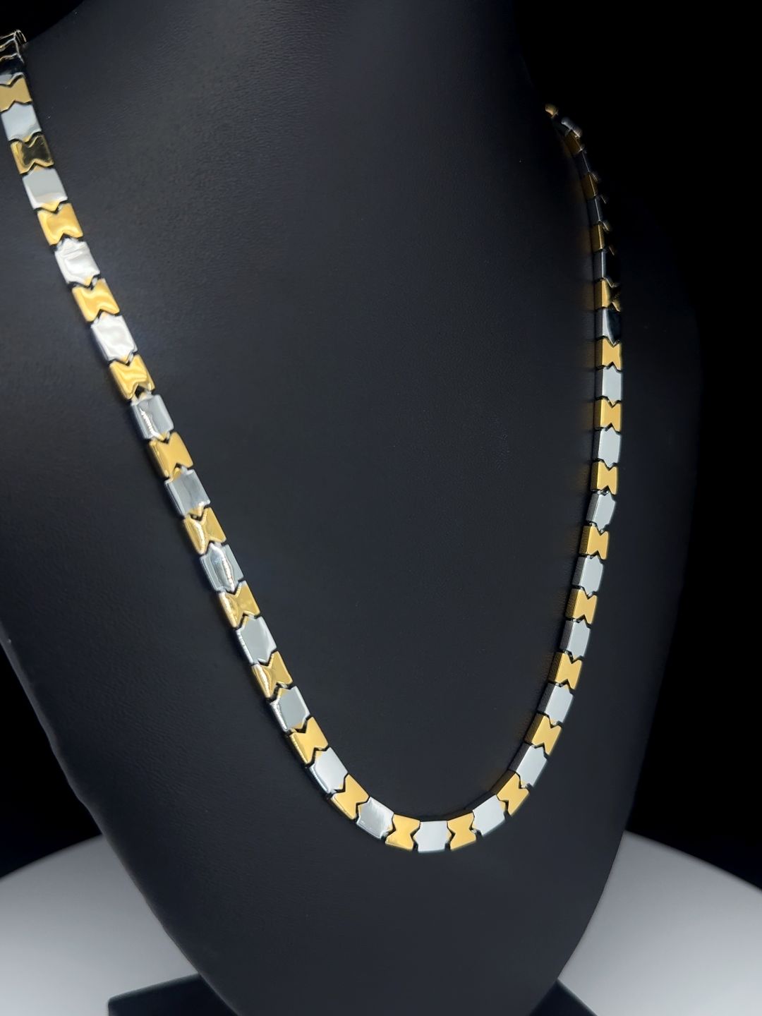 Modern Chevron Two-Tone Gents Chain