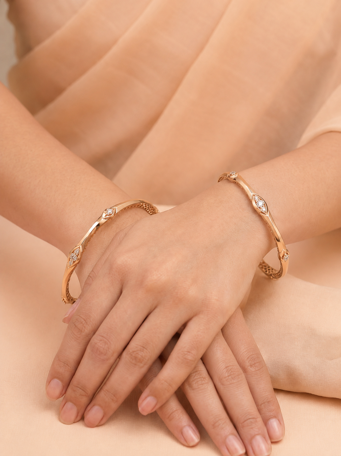 Modern Lattice-Pattern Diamond Cluster Bangles