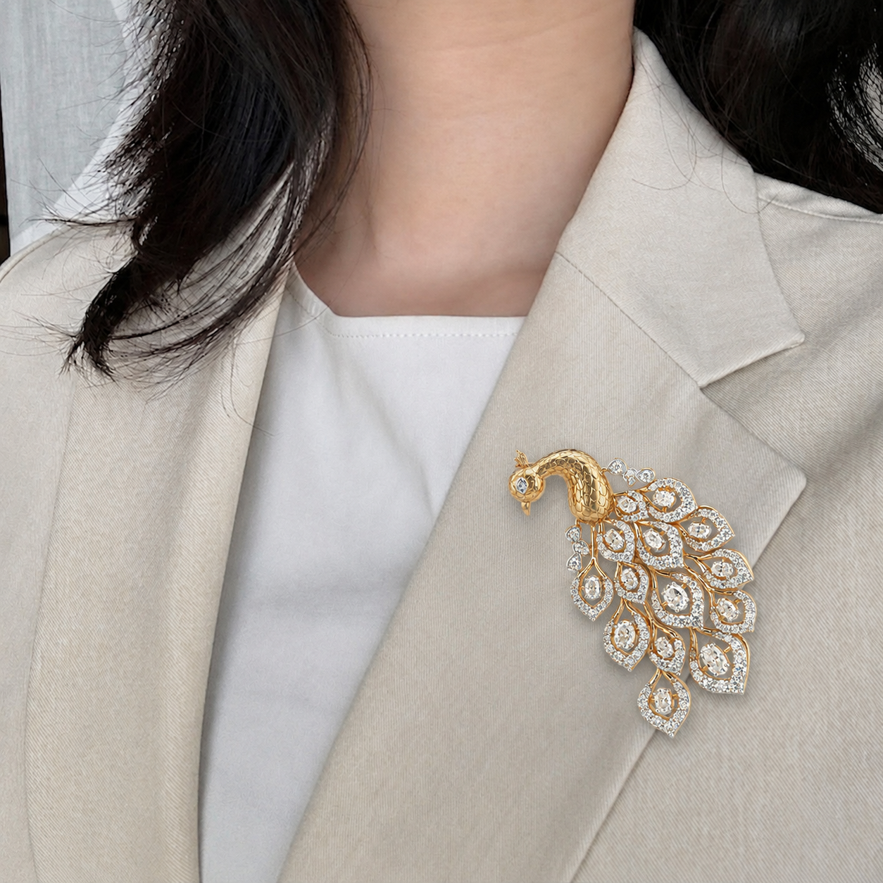 Exquisite Diamond-Embellished Peacock Statement Brooch