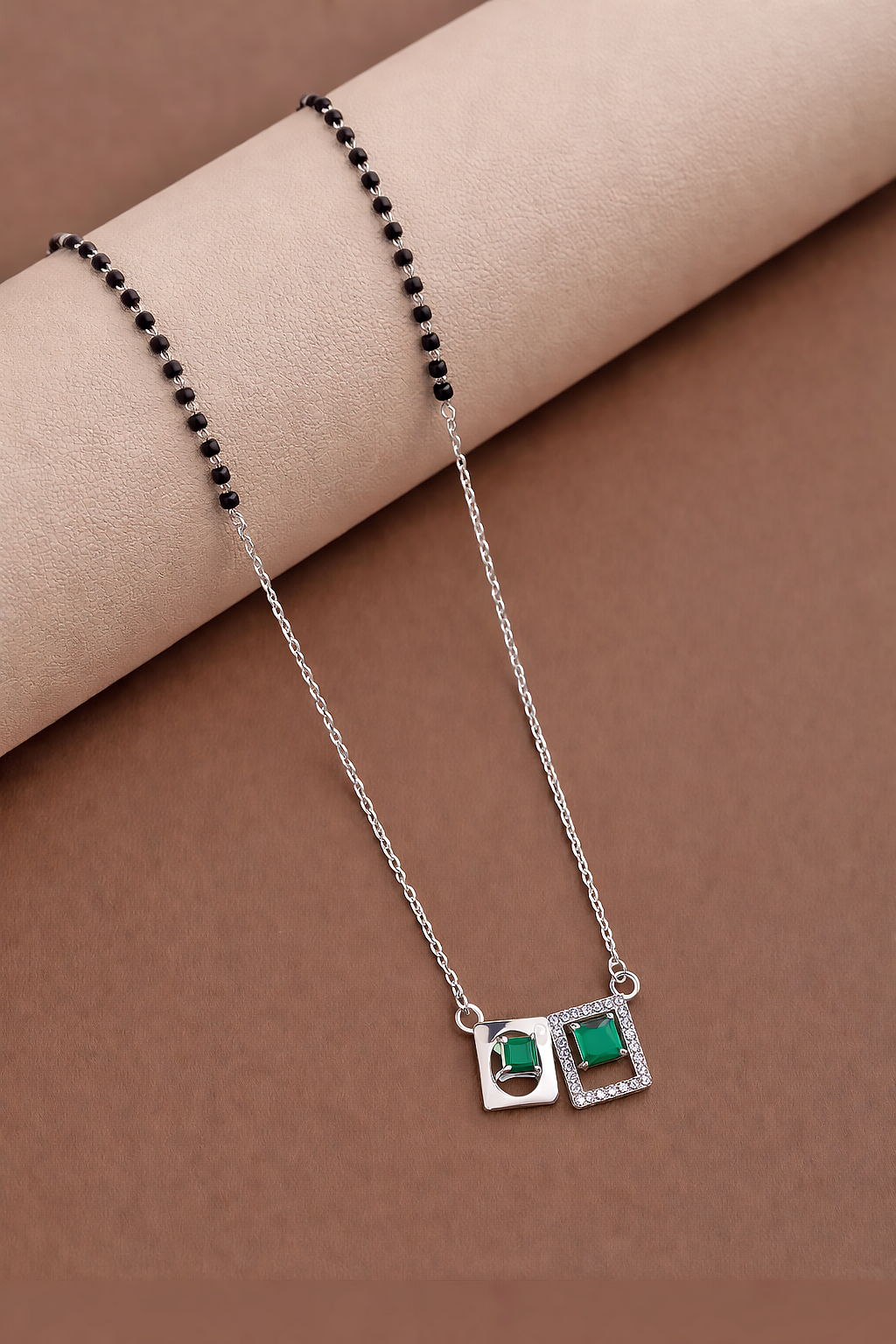Modern Geometric Emerald-Accent Mangalsutra