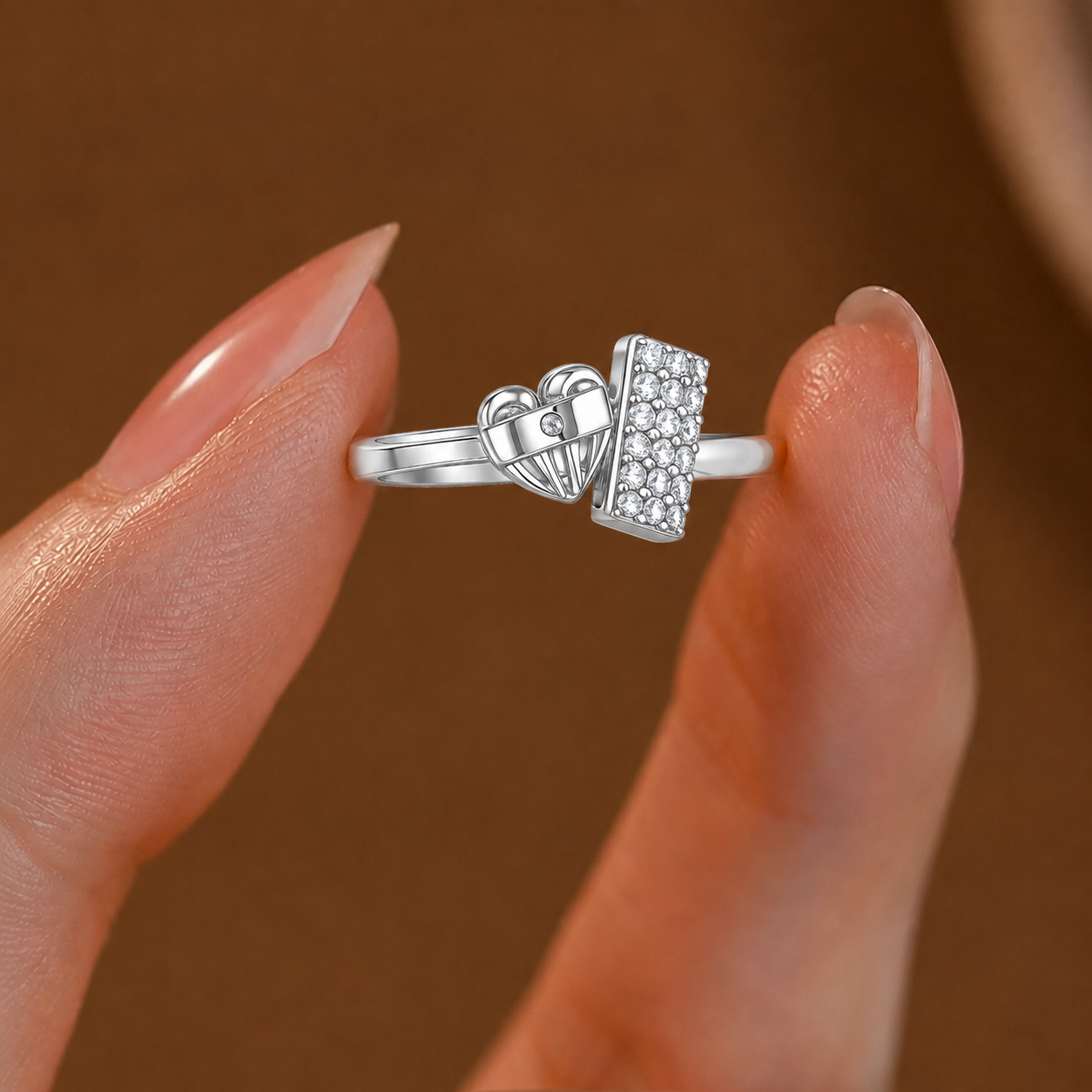 Charming Heart and Pavé Panel Ladies Band