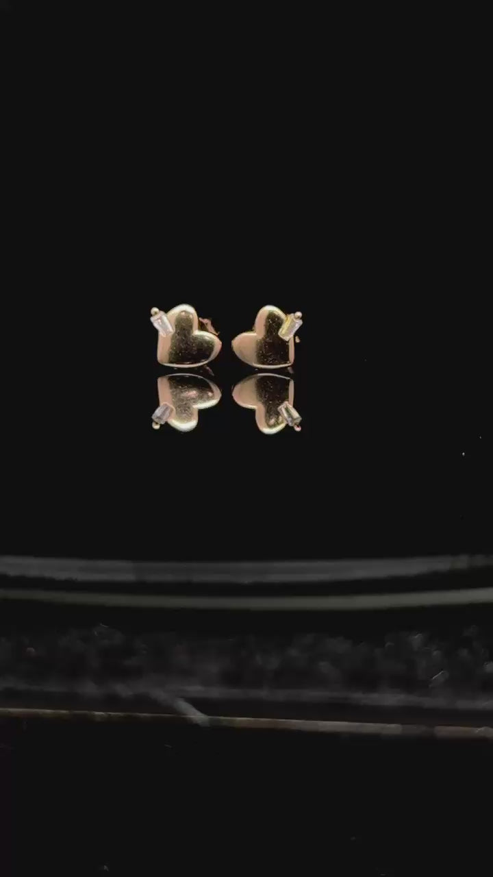 Beige Heart Shell Stud Earrings